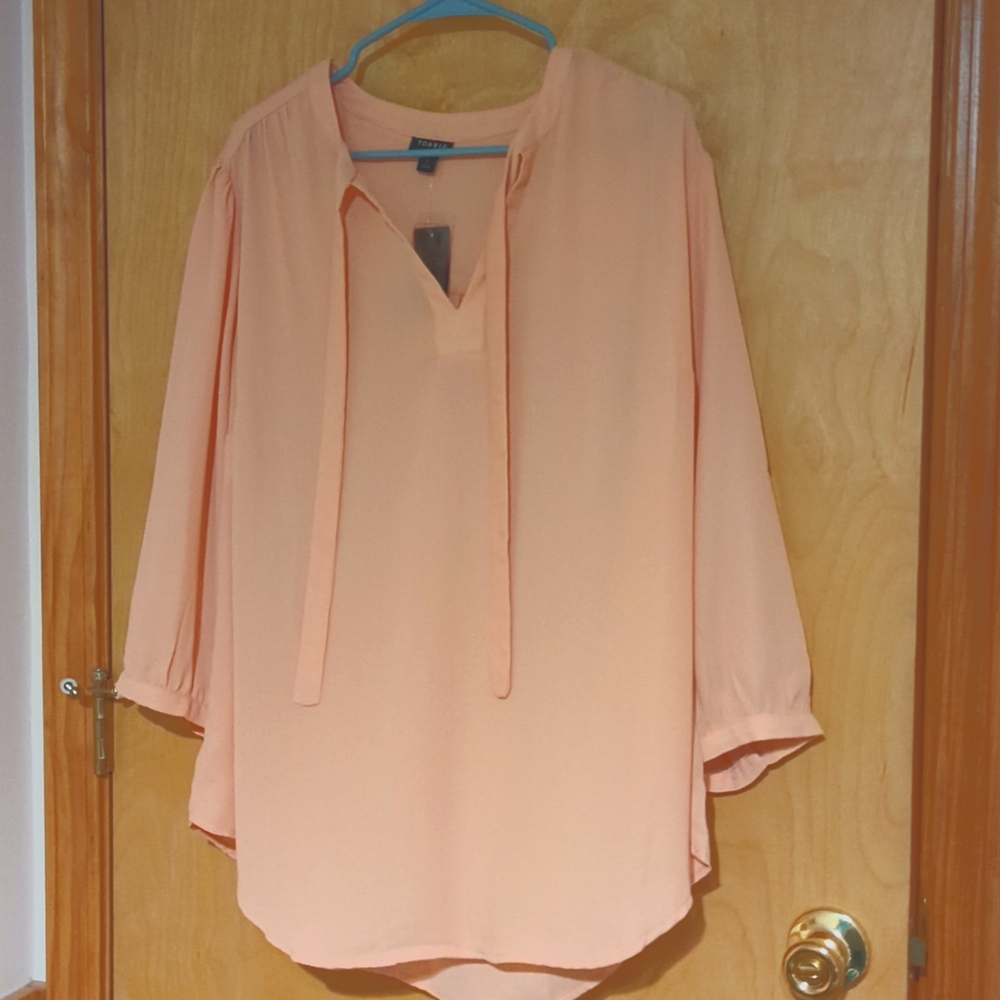 Pink tie collar
